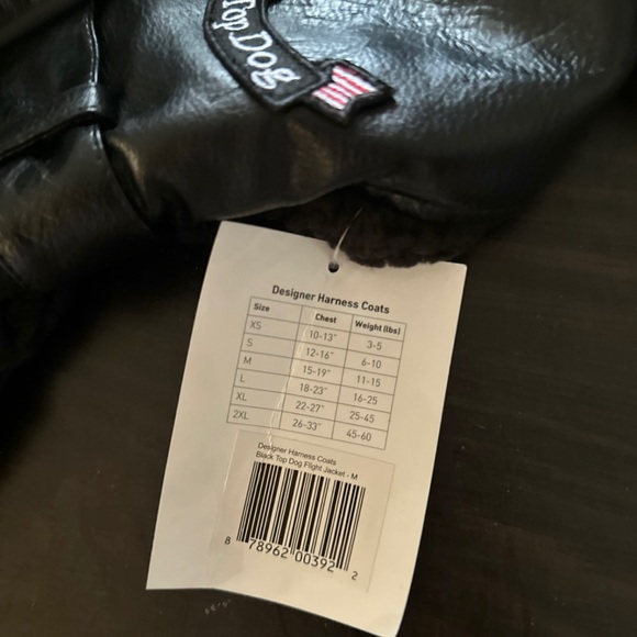 Dog Bomber Jacket fits dogs 11 to 15 lbs New Doggie Design Dog Coat with Leash - Picture 5 of 5